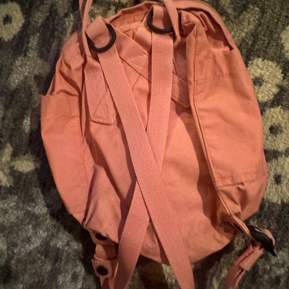 fjallraven kanken backpack pink mini Pastel Lavender Confetti making it an excellent choice for daily use Fjallraven backpack Kanken Rainbow Mini